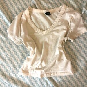 white cropped tee